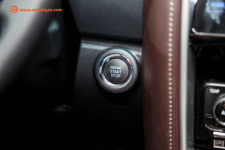 Ảnh chi tiết Toyota Fortuner V 4x4 AT giá 1,308 tỷ đồng tại Việt Nam Ảnh chi tiết Toyota Fortuner V 4x4 AT giá 1,308 tỷ đồng tại Việt Nam