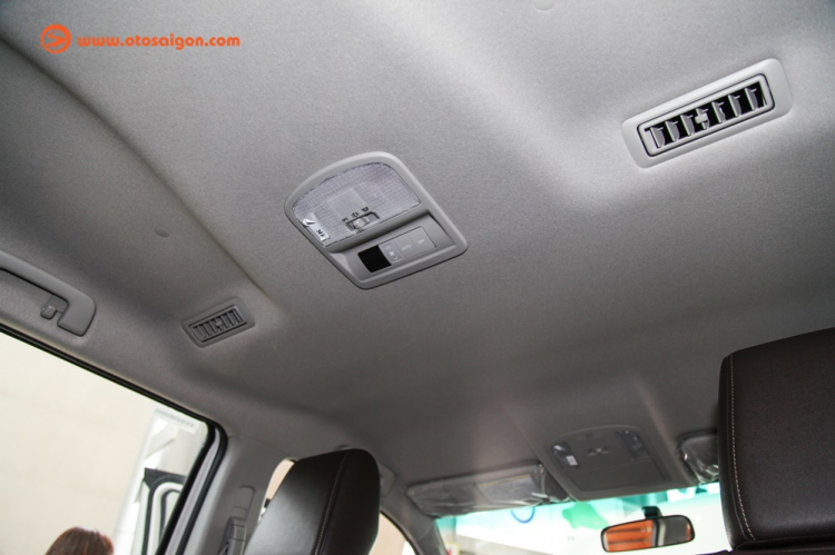 Ảnh chi tiết Toyota Fortuner V 4x4 AT giá 1,308 tỷ đồng tại Việt Nam Ảnh chi tiết Toyota Fortuner V 4x4 AT giá 1,308 tỷ đồng tại Việt Nam