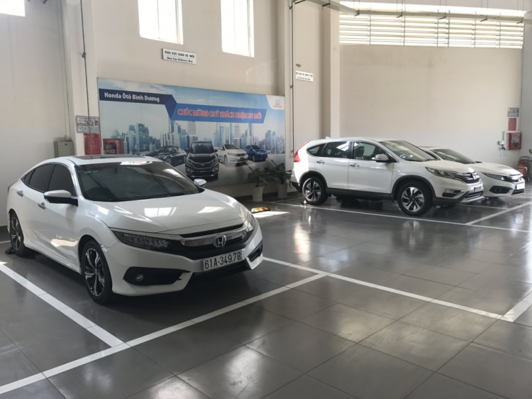 Honda Civic 2017 "cháy hàng" tại Việt Nam đầu năm mới