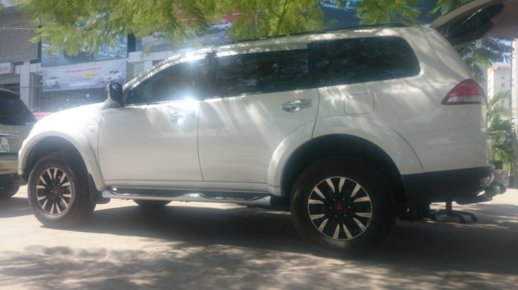 Cần tư vấn chọn xe Pajero Sport 4X2 MT máy dầu