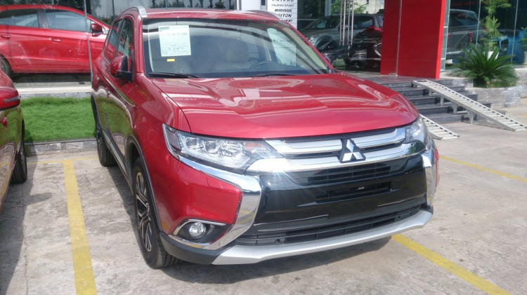 Tư vấn xe Hyundai Santa Fe 2017 hay Nissan X-trail 2.5 SV 2017? Tư vấn xe Hyundai Santa Fe 2017 hay Nissan X-trail 2.5 SV 2017?