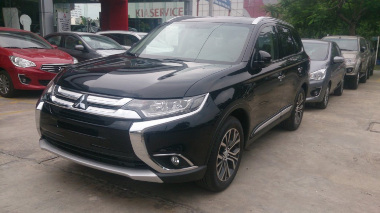 Tư vấn xe Hyundai Santa Fe 2017 hay Nissan X-trail 2.5 SV 2017? Tư vấn xe Hyundai Santa Fe 2017 hay Nissan X-trail 2.5 SV 2017?