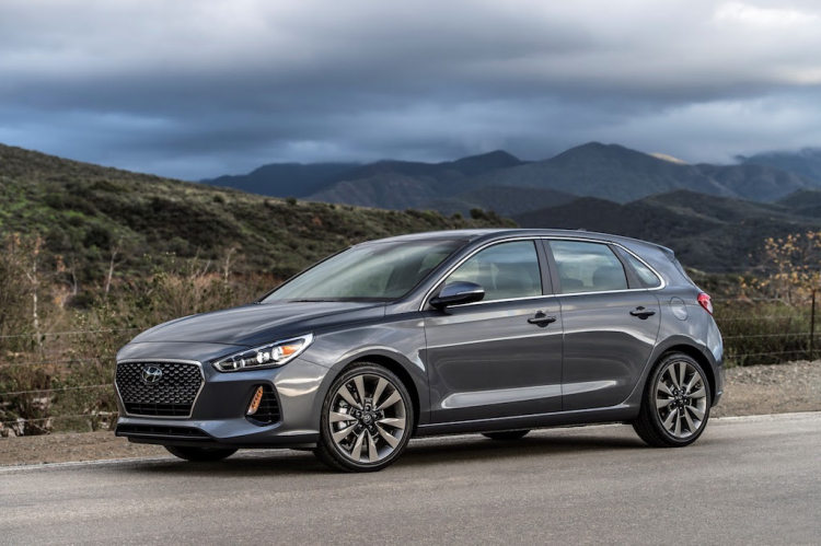 Hyundai Elantra GT 201 mã lực ra mắt tại Châu Âu