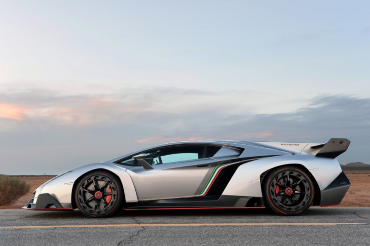 Tất cả 12 xe Lamborghini Veneno đều bị triệu hồi vì nguy cơ cháy