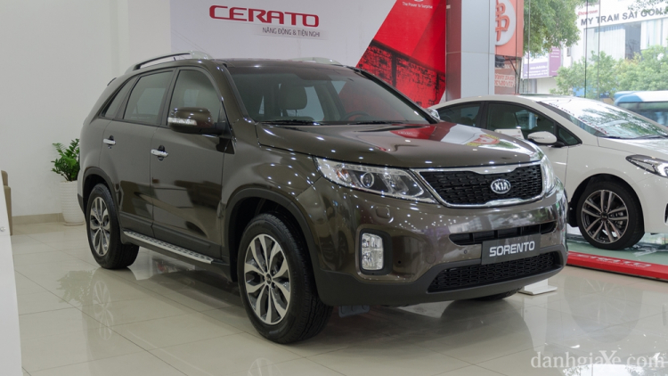 Kia Sorento clear stock giá bao nhiêu mua được?