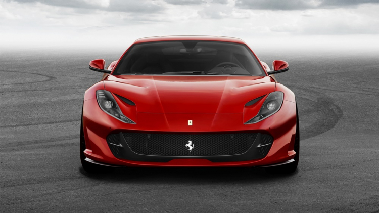 Ferrari vén màn siêu xe 812 Superfast