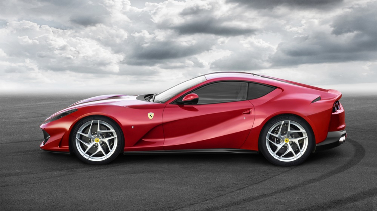 Ferrari vén màn siêu xe 812 Superfast