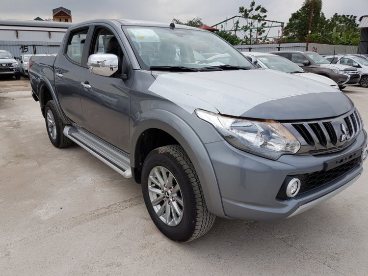 Triton chạy trong thành phố Triton chạy trong thành phố