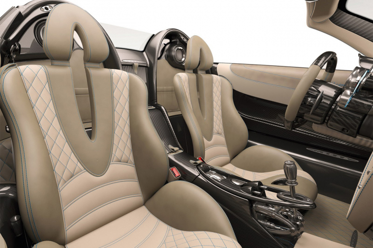 Pagani Huayra Roadster chính thức ra mắt với giá 2,41 triệu USD Pagani Huayra Roadster chính thức ra mắt với giá 2,41 triệu USD