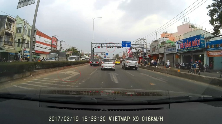 Lái xe xịn = tạt đầu, lấn lane, vượt đèn