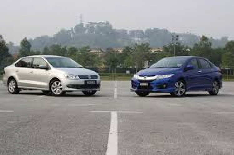 Nhờ các cụ so sánh giúp Honda City và Von-Quơ-Gen Polo sedan Nhờ các cụ so sánh giúp Honda City và Von-Quơ-Gen Polo sedan