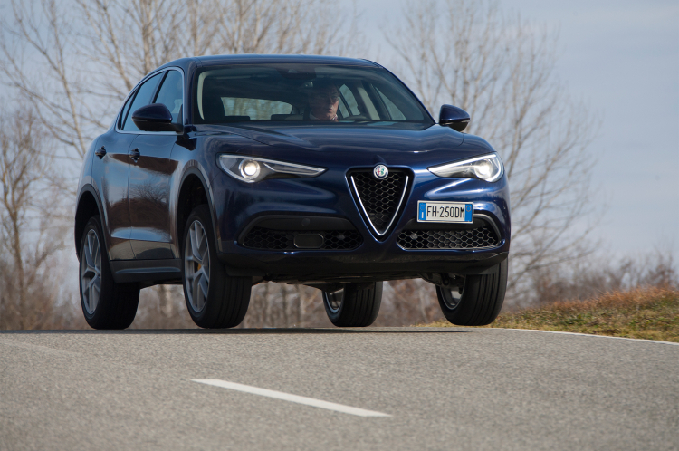 Alfa Romeo Stelvio - xe sang Ý thách đấu Merecdes GLC