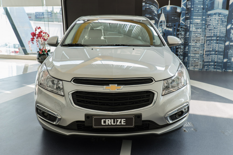 Chevrolet Cruze LT 1.6 2017 bao nhiêu lít/100km