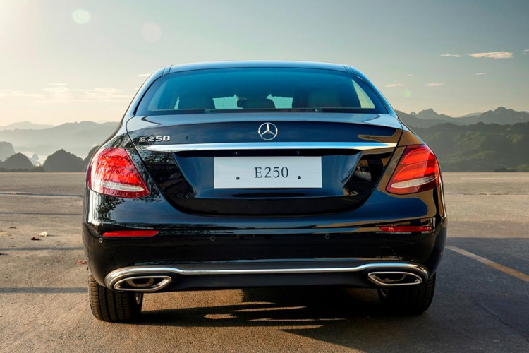 Mercedes E 250 2017 chuẩn bị được bán ra tại Việt Nam