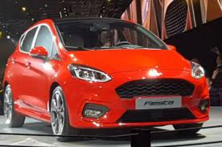 Ford Fiesta với Toyota Yaris chọn xe nào cho nữ các bác ?