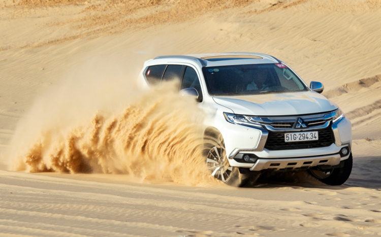 Trải nghiệm Mitsubishi Pajero Sport 2017 tại đồi cát Phan Thiết