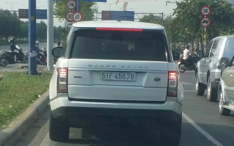 Cần Range Rover 3 ngày ở Sài Gòn
