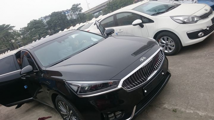 Kia K7 2017 xuất hiện tại Việt Nam, giá khoảng 1,7 tỷ đồng