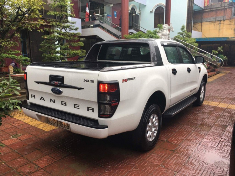 Ford Ranger XLS lên đồ Wildtrack. Các bác nhẹ tay!