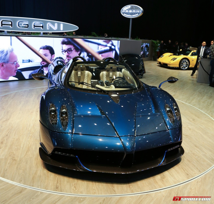 [GIMS2017] Vẻ đẹp siêu xe mui trần Huayra Roadster giá 2,5 triệu USD