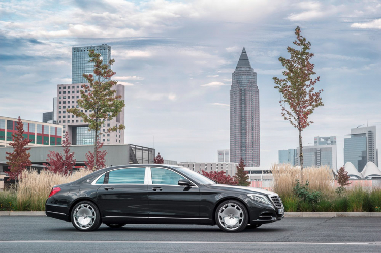 Mercedes hé lộ Maybach S400 và S500 giá từ 6,899 tỷ đồng tại Việt Nam