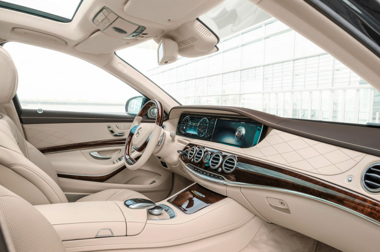 Mercedes hé lộ Maybach S400 và S500 giá từ 6,899 tỷ đồng tại Việt Nam