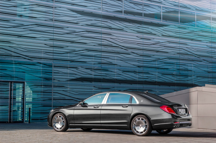 Mercedes hé lộ Maybach S400 và S500 giá từ 6,899 tỷ đồng tại Việt Nam