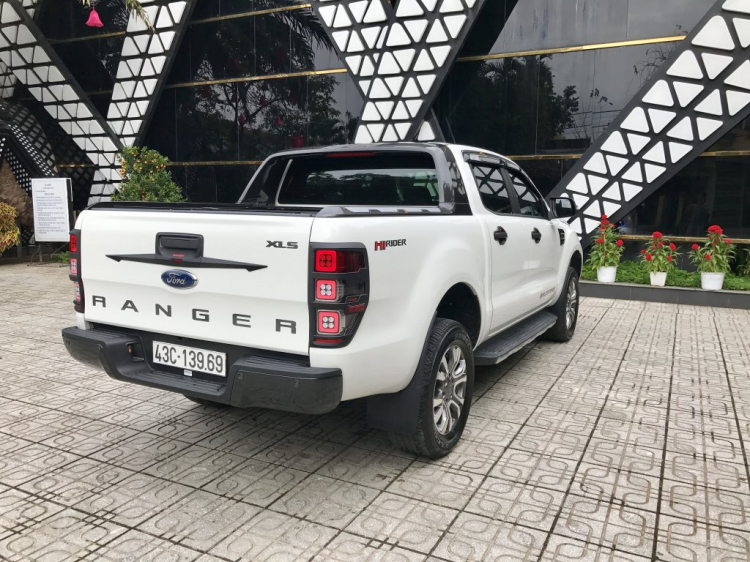 Ford Ranger XLS lên đồ Wildtrack. Các bác nhẹ tay!