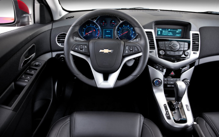 2011-chevrolet-cruze-LTZ-RS-cockpit.jpg