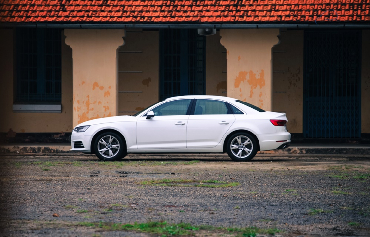 Vẻ đẹp Audi A4 khi kết hợp với sự lãng mạn của Đà Lạt
