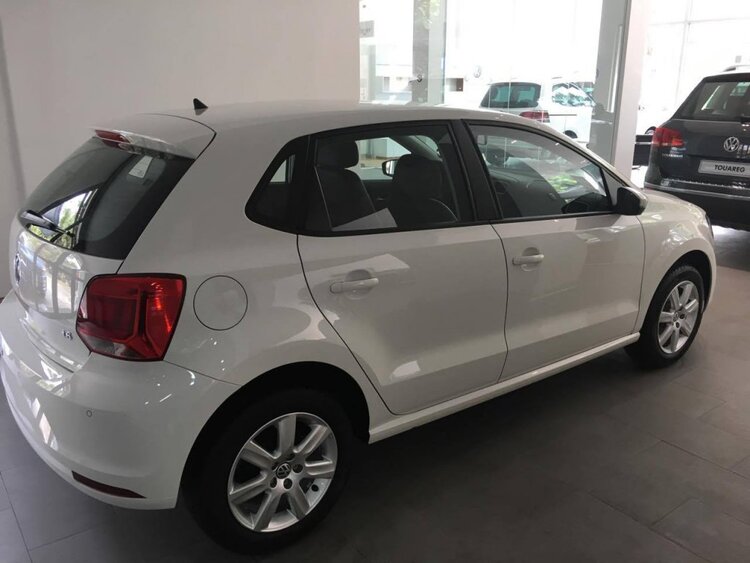 Ford Fiesta với Toyota Yaris chọn xe nào cho nữ các bác ? Ford Fiesta với Toyota Yaris chọn xe nào cho nữ các bác ?