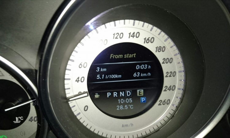 Ai bảo xe Mercedes không tiết kiệm xăng ??? Ai bảo xe Mercedes không tiết kiệm xăng ???