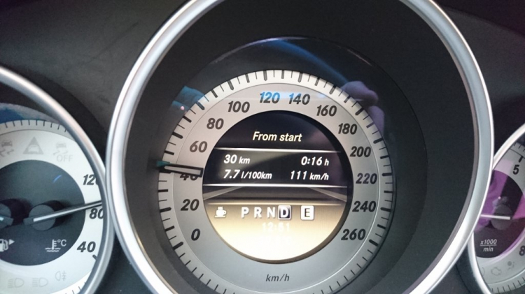 Ai bảo xe Mercedes không tiết kiệm xăng ??? Ai bảo xe Mercedes không tiết kiệm xăng ???