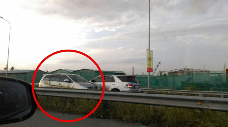 Phát huy sáng kiến khi kẹt xe trên cao tốc
