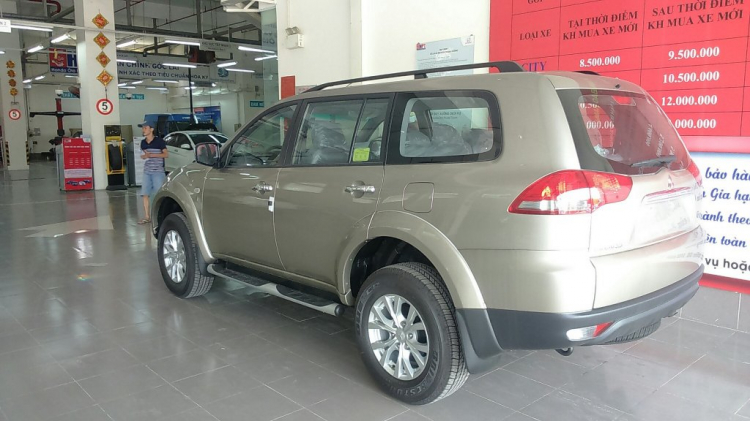 cần mua xe 7 chỗ tầm 800tr, fortuner hay pajero sport cần mua xe 7 chỗ tầm 800tr, fortuner hay pajero sport