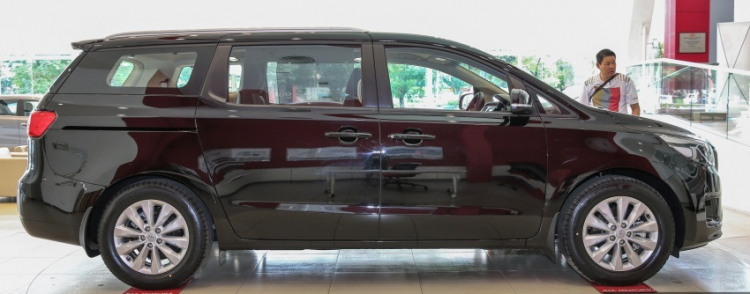 Xuất hiện Kia Grand Sedona phiên bản 8 chỗ ngồi