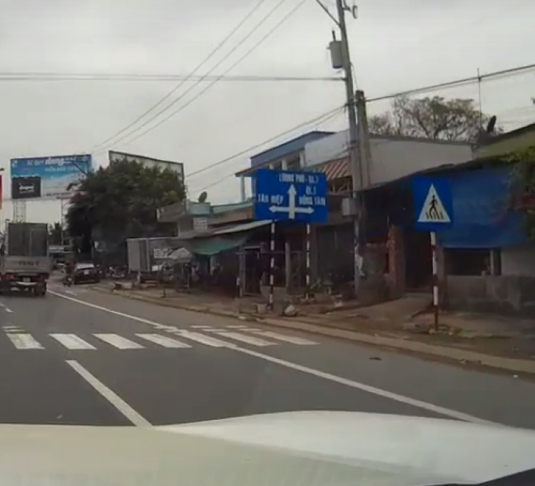 XXX Tiền Giang bắt rẽ phải sai làn bùng binh cuối cao tốc !!! (Cập nhật trang 13 : Biển báo đã đổi ) XXX Tiền Giang bắt rẽ phải sai làn bùng binh cuối cao tốc !!! (Cập nhật trang 13 : Biển báo đã đổi )