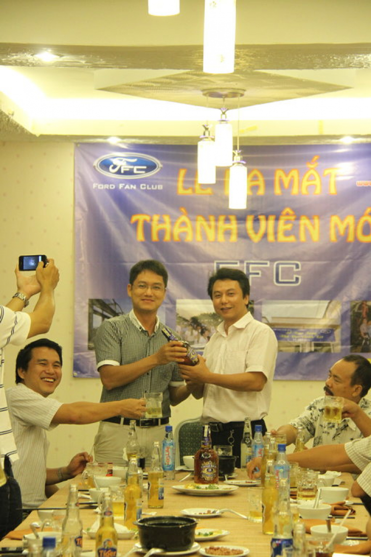 Tiệc ra mắt thành viên mới của FFC ngày 30/05/2014 tại nhà hàng Dìn ký Hồng Hà