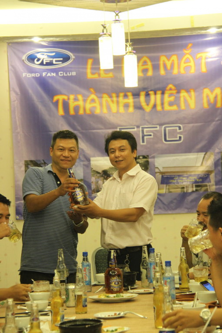 Tiệc ra mắt thành viên mới của FFC ngày 30/05/2014 tại nhà hàng Dìn ký Hồng Hà