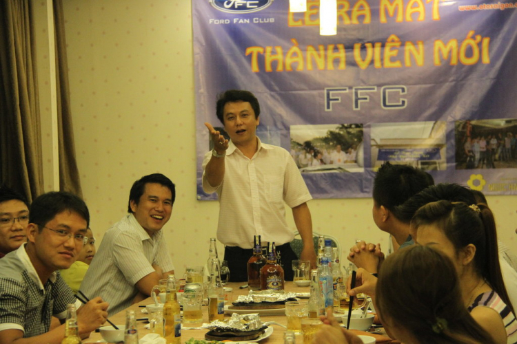 Tiệc ra mắt thành viên mới của FFC ngày 30/05/2014 tại nhà hàng Dìn ký Hồng Hà