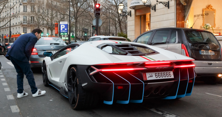 Siêu xe Lamborghini Centenario hàng hiếm với biển số cực đẹp xuất hiện tại Paris