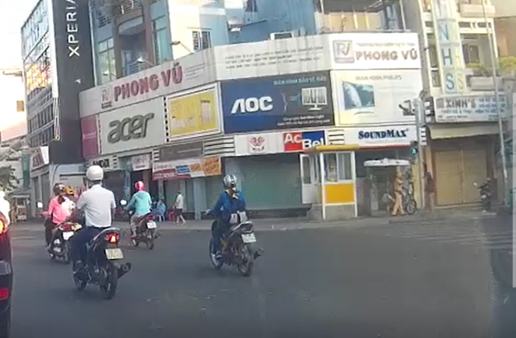 Anh Hải phát biểu " ..." anh Chánh có ý kiến gì không ? Anh Hải phát biểu " ..." anh Chánh có ý kiến gì không ?