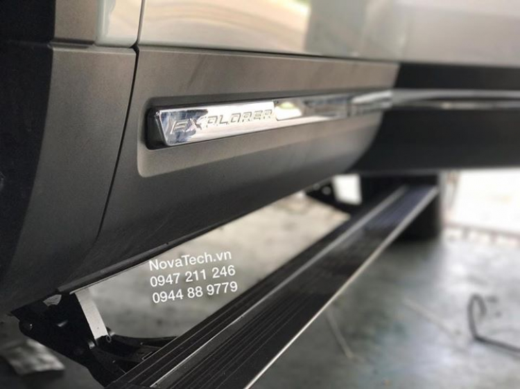 Ford Explorer đầu tiên tại Việt Nam độ Bixenon và đèn mở rộng góc lái, cách âm và lắp bậc bước điện Ford Explorer đầu tiên tại Việt Nam độ Bixenon và đèn mở rộng góc lái, cách âm và lắp bậc bước điện