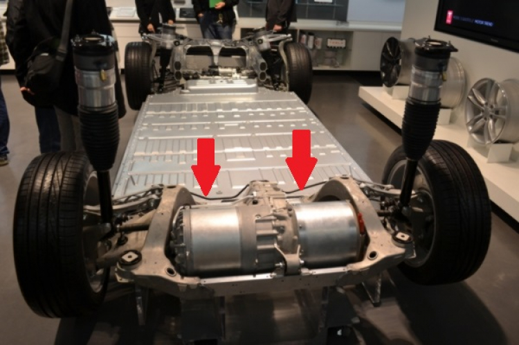 Xem xe điện Tesla cho siêu xe "hít khói" Xem xe điện Tesla cho siêu xe "hít khói"