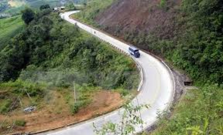 Cách đổ đèo an toàn cho lái mới.
