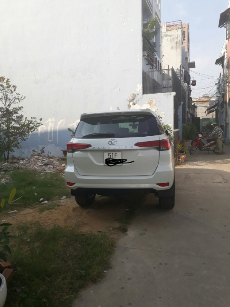 Tâm sự về quá trình mua “thánh” Fortuner dù rất mê Kia Sedona