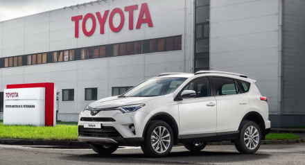 2016-toyota-rav4-0.jpg