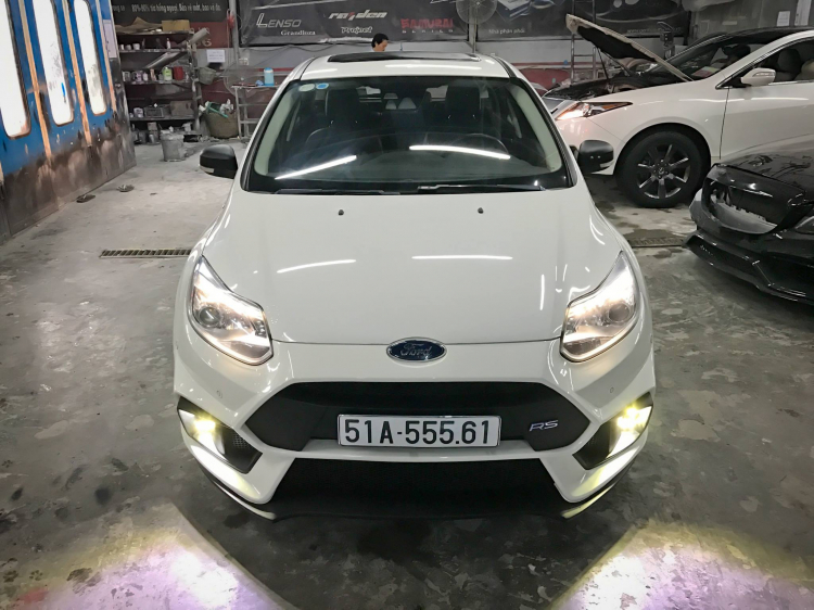 Ford Focus độ bodykit RS tại Sài Gòn