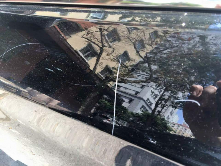 Vụ cô gái vẽ chi chít lên xe Hyundai đỗ trước nhà .