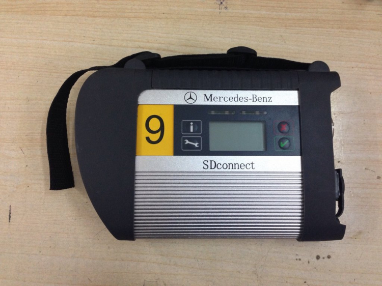 Máy chẩn đoán Mercedes MB STAR C4